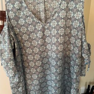 Chic Floral V-Neck Blouse